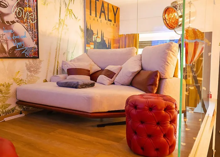 Haven Loft - Private Spa, Parking & Jacuzzi *