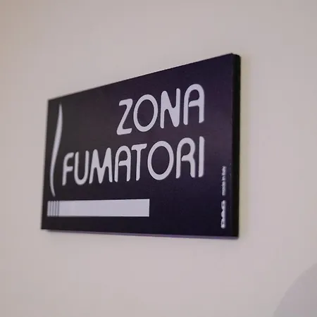 Luxe & Haven - Jacuzzi, Sauna, Steam, Private Parking アパート コモ