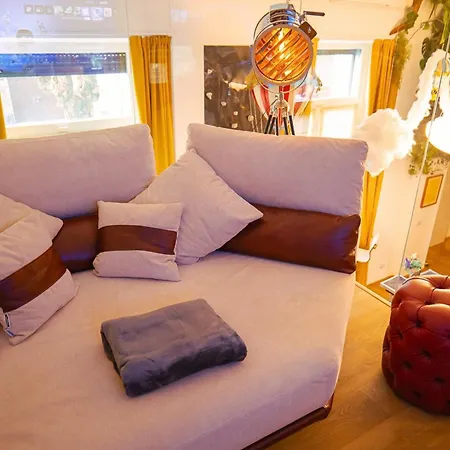 Haven Loft - Private Spa, Parking & Jacuzzi Como