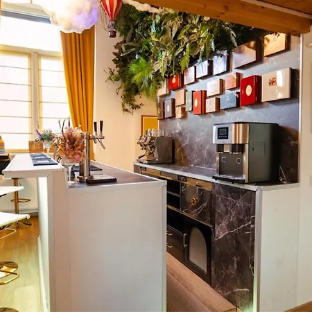 Haven Loft - Private Spa, Parking & Jacuzzi *