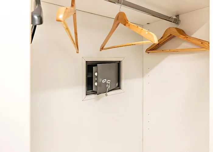 アパート Luxe & Haven - Jacuzzi, Sauna, Steam, Private Parking コモ