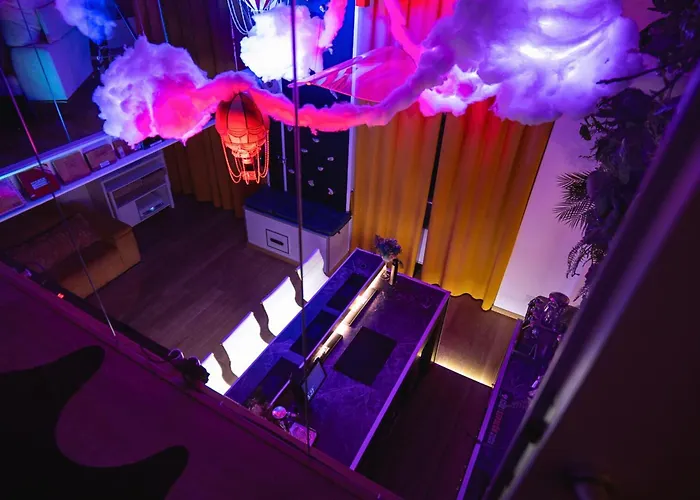 Luxe & Haven - Jacuzzi, Sauna, Steam, Private Parking アパート コモ