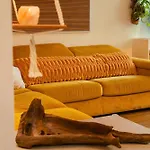 Haven Loft - Private Spa, Parking & Jacuzzi *