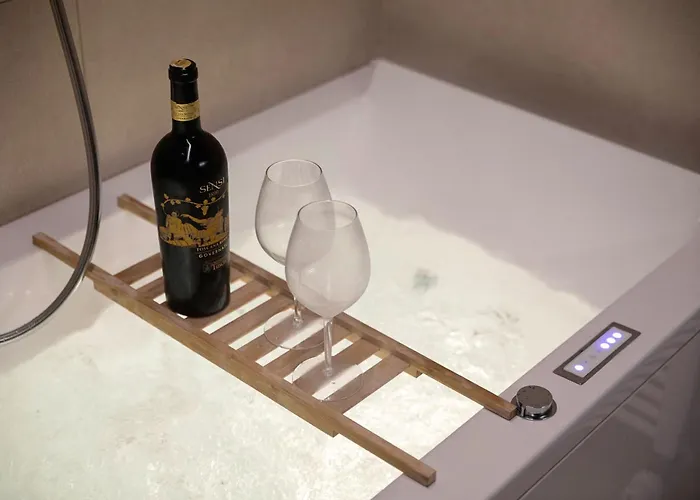 Haven Loft - Private Spa, Parking & Jacuzzi Apartman *